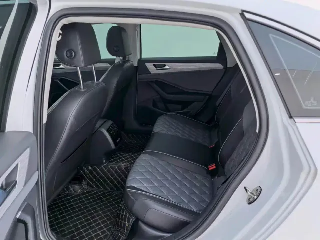 Volkswagen Sagitar — Фото автомобиля 6