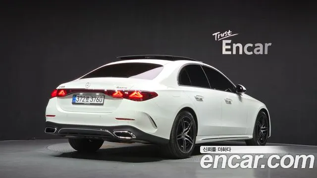 Mercedes-Benz E-Class — Фото автомобиля 2