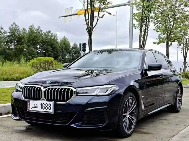 Фотография автомобиля — BMW 5 Series