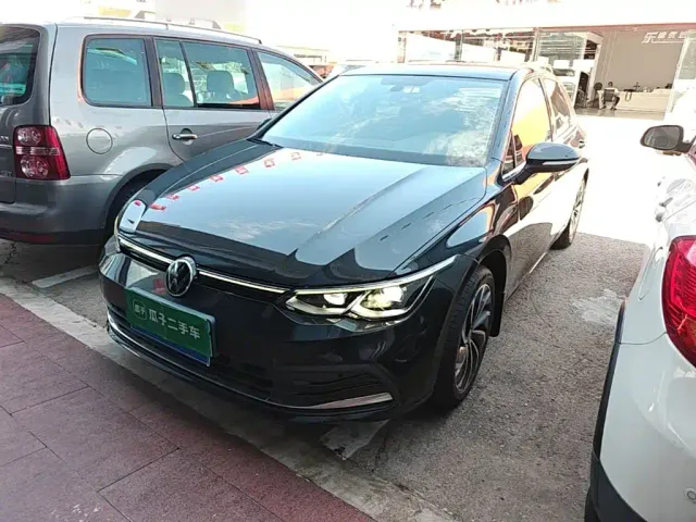 Фотография автомобиля — Volkswagen Golf