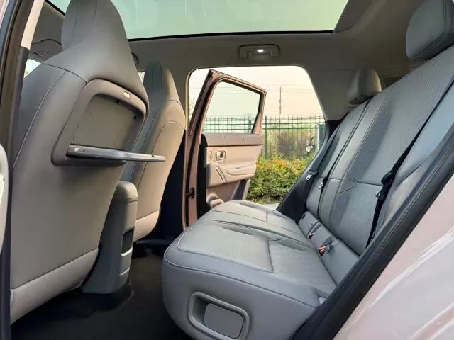 Leapmotor A10 — Фото автомобиля 14