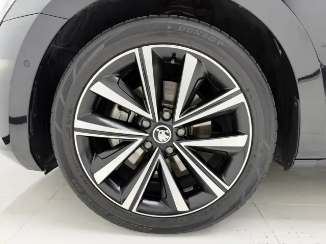 Skoda Superb — Фото автомобиля 14