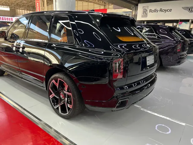 Rolls-Royce Cullinan — Фото автомобиля 22