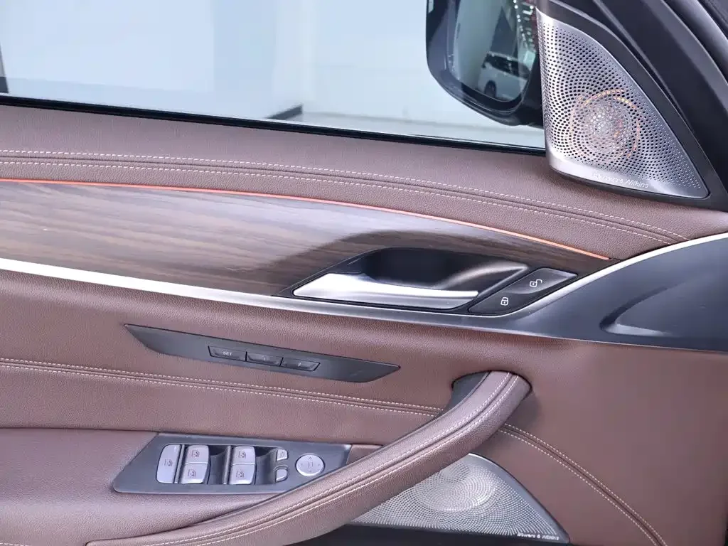 BMW BMW 5 Series 2022 Model Second Facelift 530Li Leading Luxury Package — Фото автомобиля 17