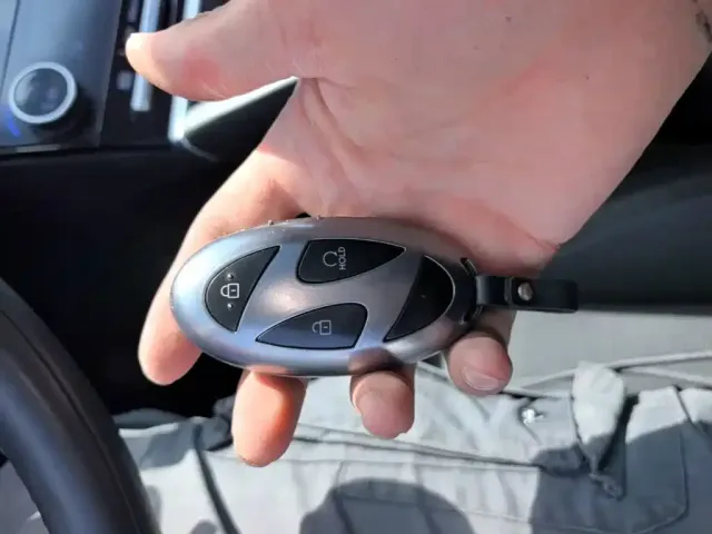 Hyundai Santa Fe — Фото автомобиля 16