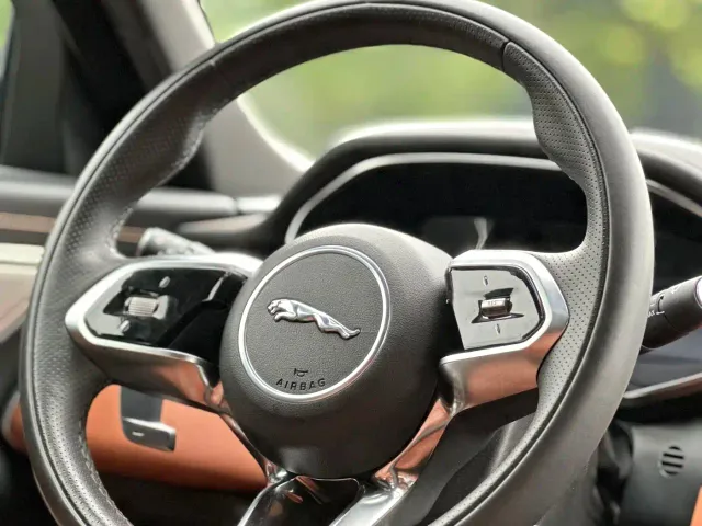 Jaguar XFL — Фото автомобиля 16