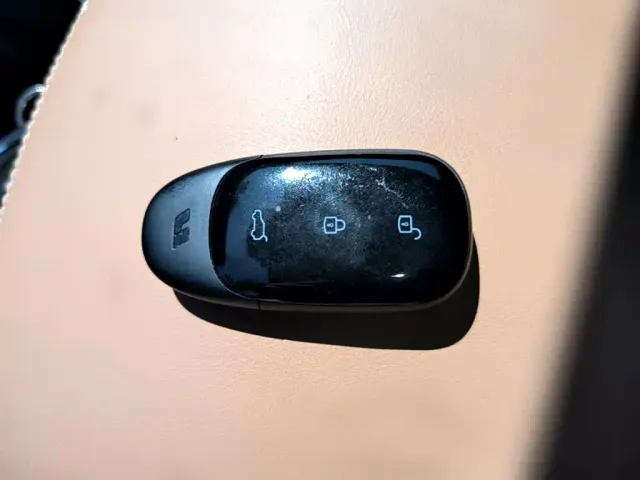 Li Auto ONE — Фото автомобиля 8