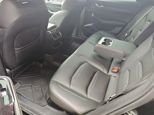 Geely Xingrui — Фото автомобиля 5