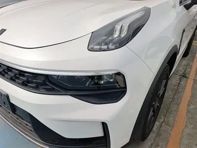 Lynk & Co 01 — Фото автомобиля 23