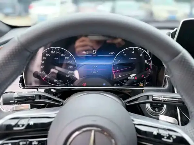Mercedes-Benz E-Class — Фото автомобиля 9