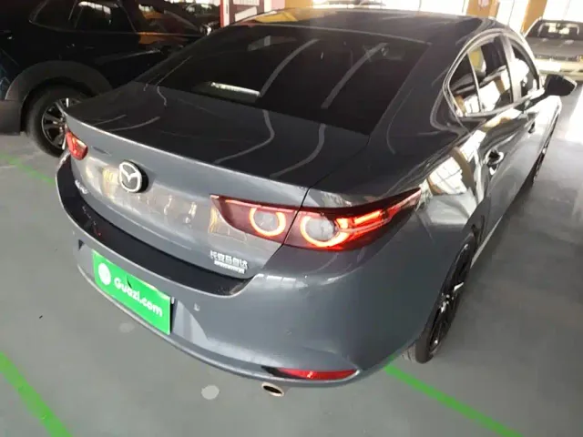 Mazda Axela — Фото автомобиля 6