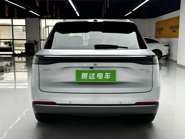 Geely Galaxy Starship 7 EM-i — Фото автомобиля 5