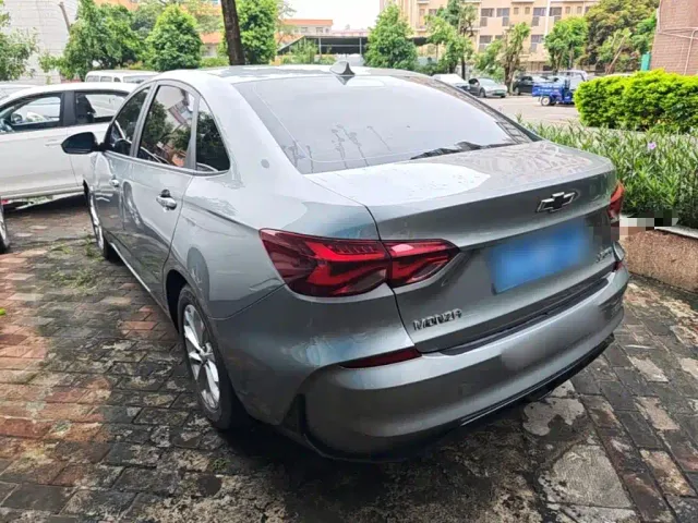 Chevrolet Monza — Фото автомобиля 4