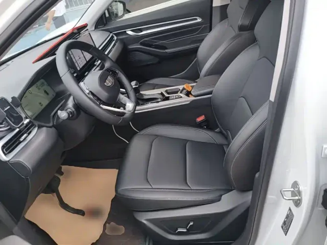 Geely Emgrand — Фото автомобиля 14