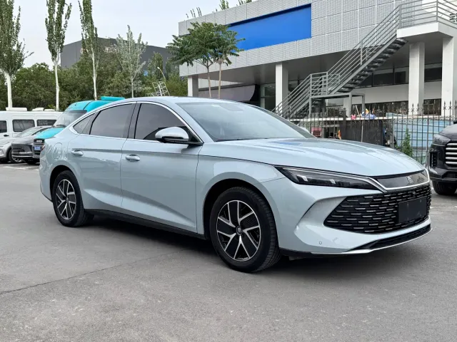 Фотография автомобиля — BYD Qin L