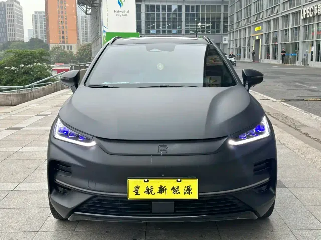 BYD Tang — Фото автомобиля 2