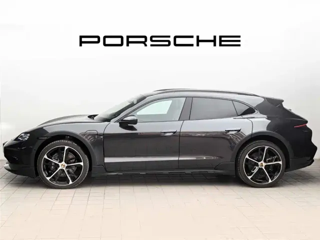 Porsche Taycan — Фото автомобиля 6