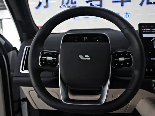 Li Auto L7 — Фото автомобиля 5
