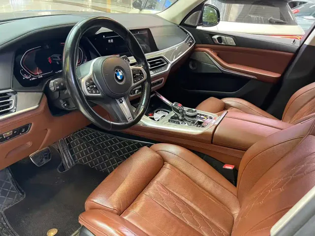 BMW X7 — Фото автомобиля 7