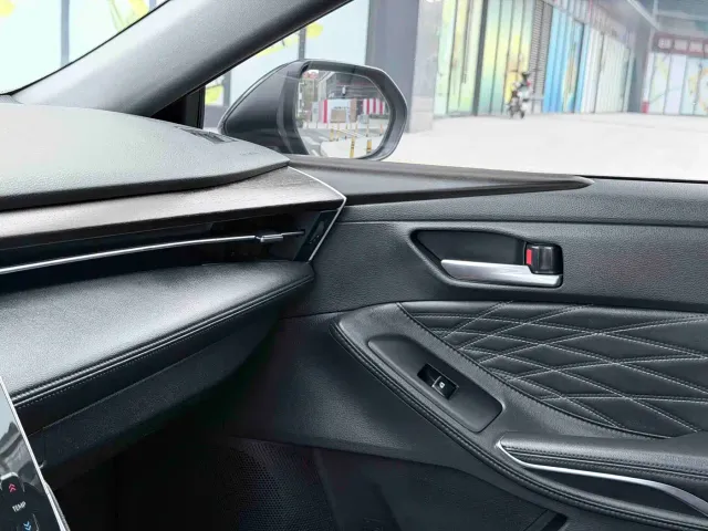 Toyota Avalon — Фото автомобиля 9