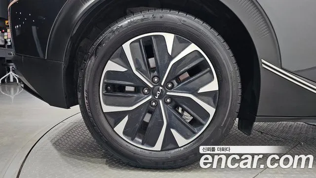 Kia EV6 — Фото автомобиля 21