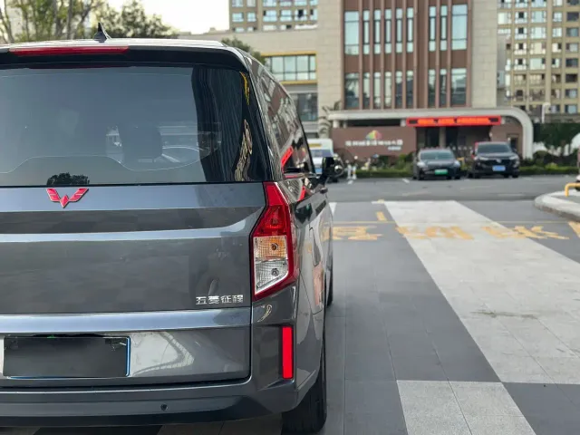 Wuling Zhengcheng — Фото автомобиля 15