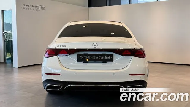 Mercedes-Benz E-Class — Фото автомобиля 7