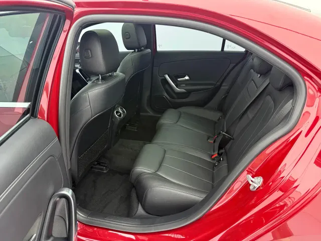 Mercedes-Benz A-Class — Фото автомобиля 14