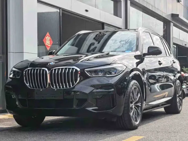 Фотография автомобиля — BMW X5
