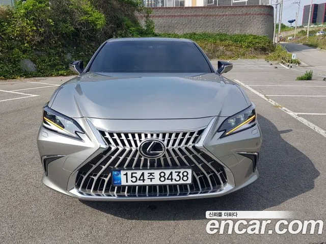 Lexus ES — Фото автомобиля 3