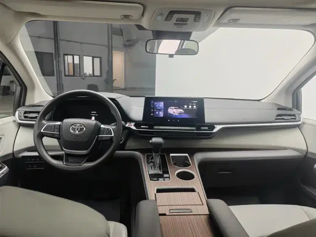 Toyota Granvia — Фото автомобиля 2