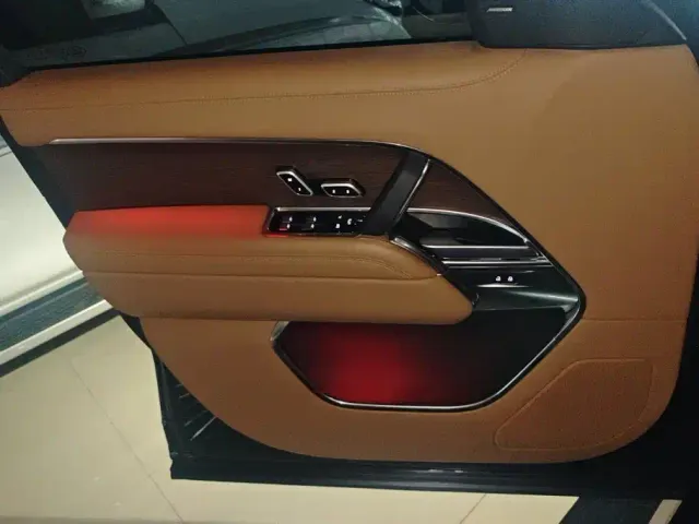 Land Rover Range Rover — Фото автомобиля 7