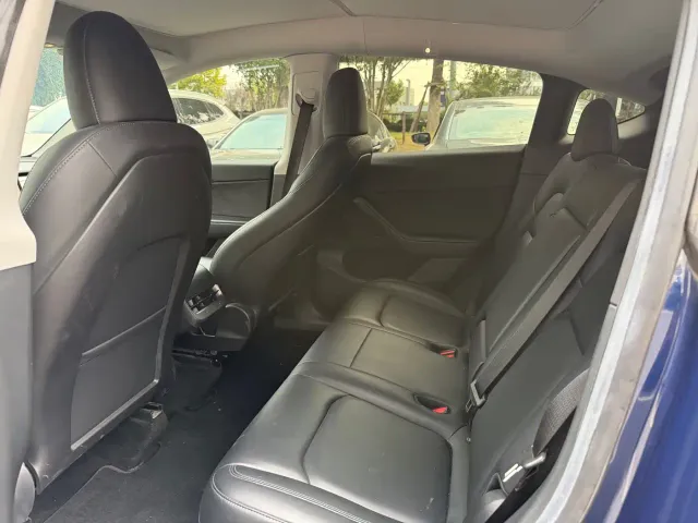 Tesla Model Y — Фото автомобиля 4