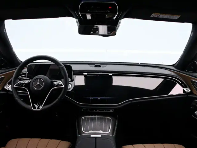 Mercedes-Benz E-Class — Фото автомобиля 5