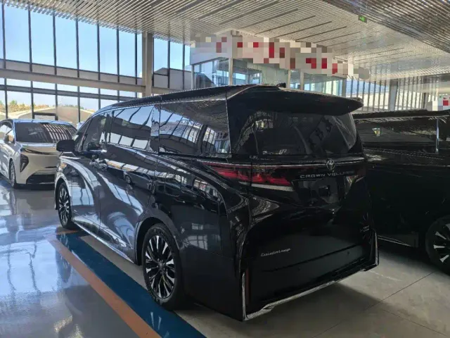 Toyota Vellfire — Фото автомобиля 4