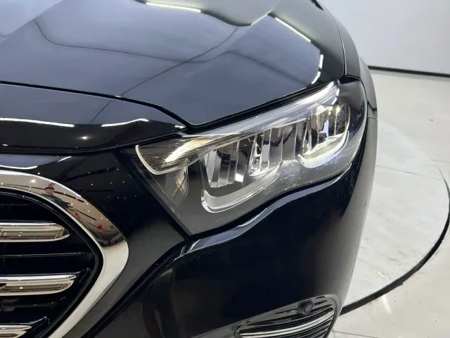 Mercedes-Benz E-Class — Фото автомобиля 7