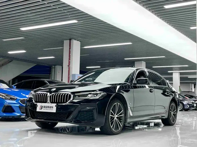 Фотография автомобиля — BMW 5 Series