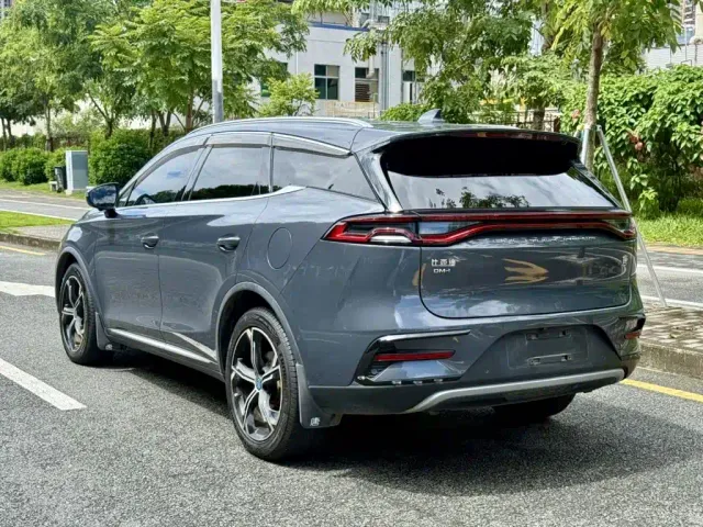 BYD Tang — Фото автомобиля 5