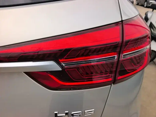 Hongqi HS5 — Фото автомобиля 7