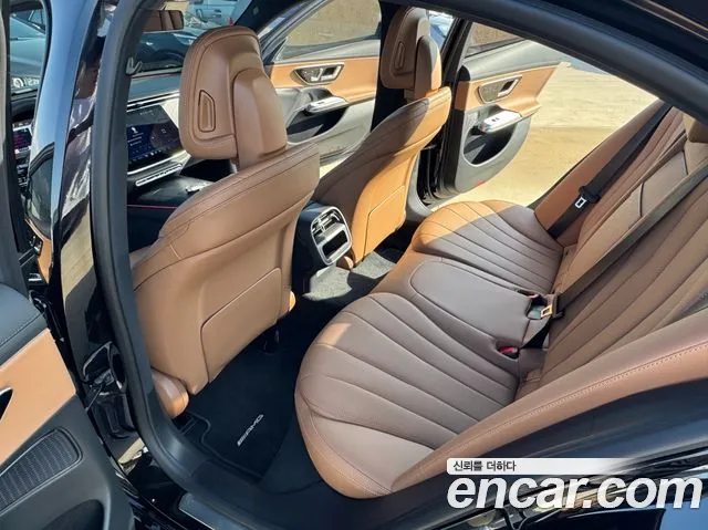 Mercedes-Benz E-Class — Фото автомобиля 20