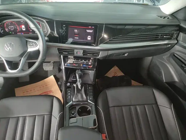 Volkswagen Passat — Фото автомобиля 12