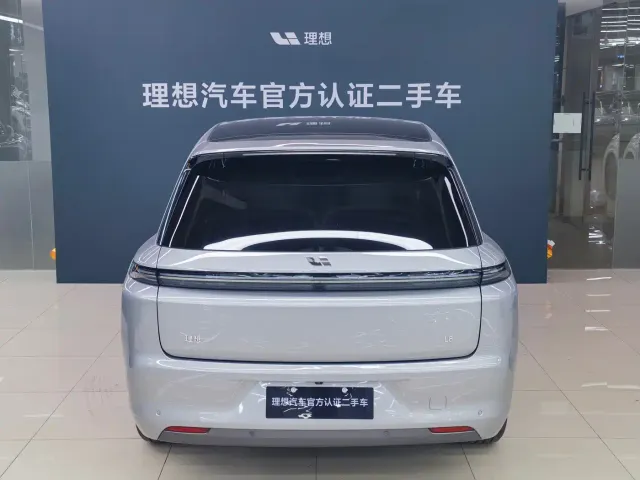 Li Auto L8 — Фото автомобиля 18
