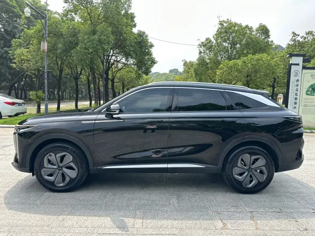Exeed RX — Фото автомобиля 8