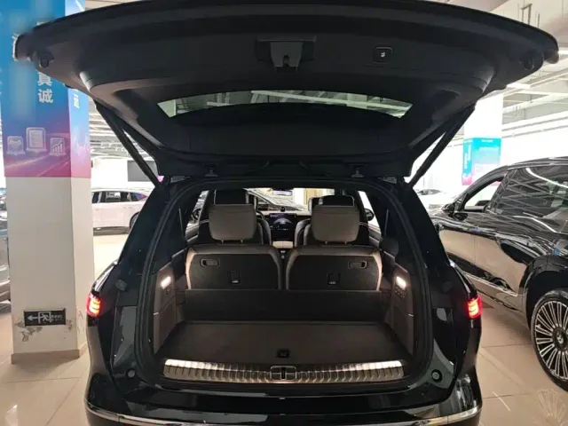 Nio ES8 — Фото автомобиля 18