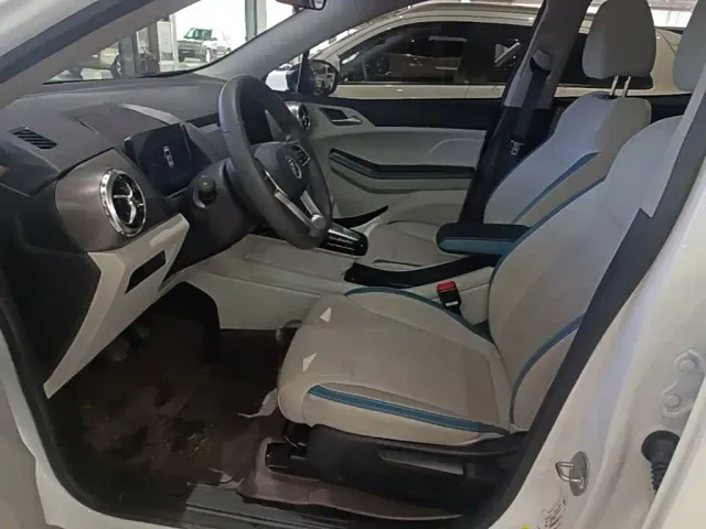 BYD Yuan Pro — Фото автомобиля 14
