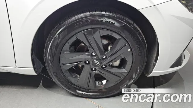Hyundai AVANTE Avante (CN7) — Фото автомобиля 21