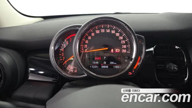 Mini Cooper Cooper 5 дверей Classic — Фото автомобиля 7