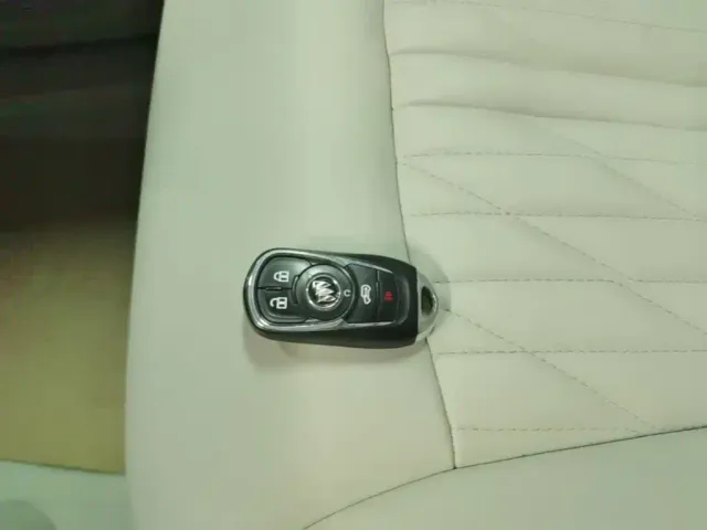 Buick Buick GL8 2022 Land Business Class 652T Luxury — Фото автомобиля 17