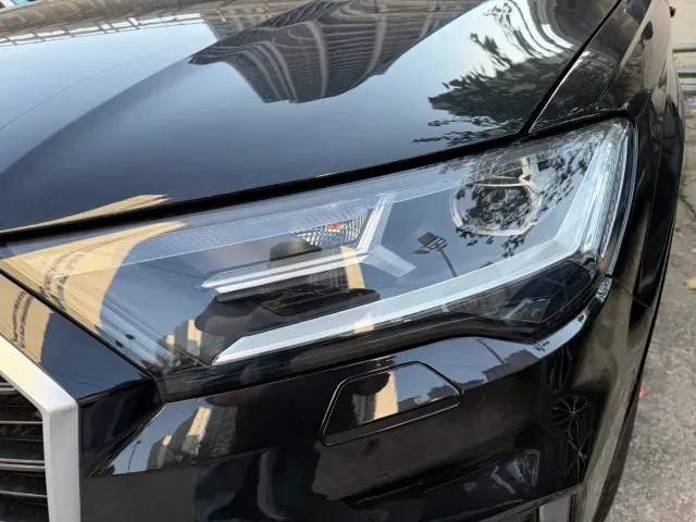Audi Q7 — Фото автомобиля 11