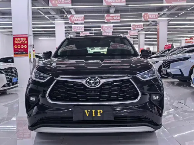 Toyota Highlander — Фото автомобиля 2